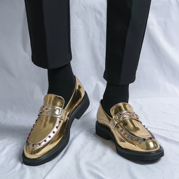 2023 Мъжки нова корейска версия, златна блестяща лента с диаманти, тенденция обувки за нощни клубове и партита, удобна и универсална обувки Lefu